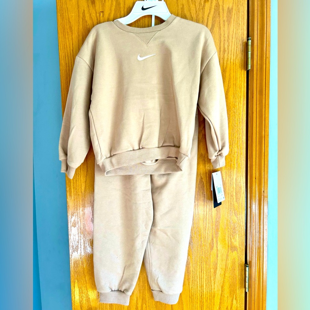 Nike Tan Brown Jogger Sweatshirt 2 pieces Set Viral Nike Pants Set Boy Girl 6T 7